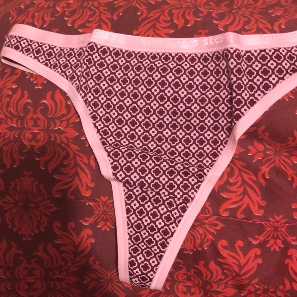 VS low rise thongs
